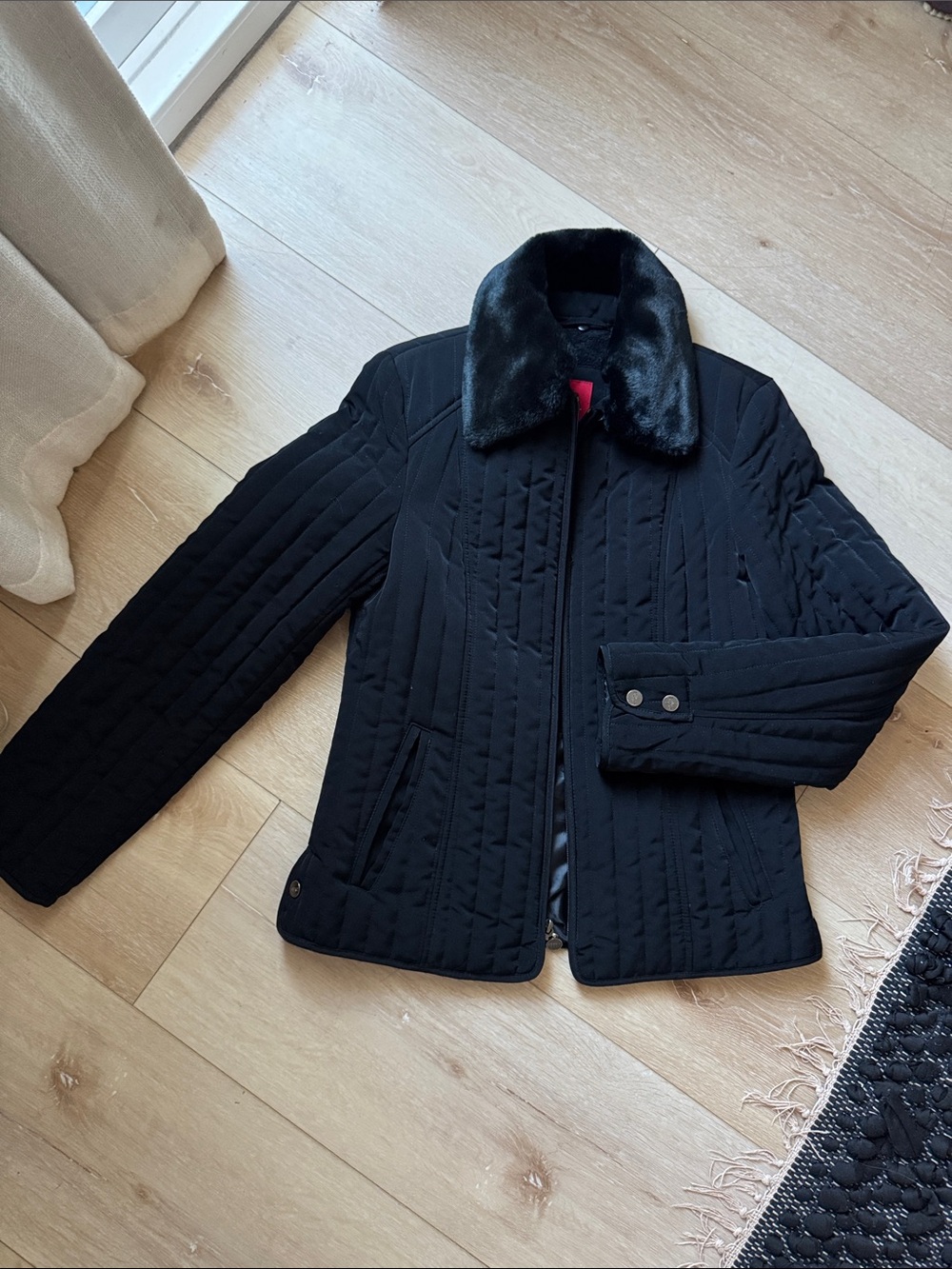 Esprit Women’s Black Quilted Jacket with Faux Fur Collar 90’s vintage small